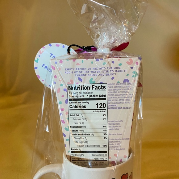 Hello Kitty Mug Gift Set - Picture 5 of 5